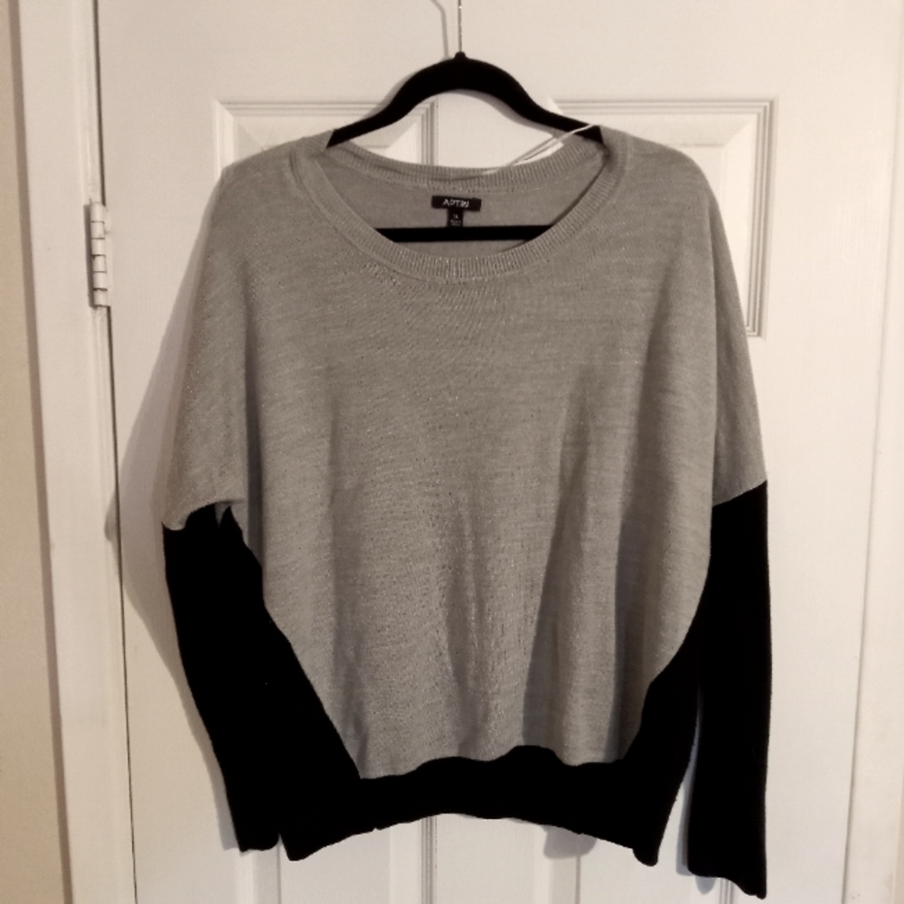 Apt 9 size XL gray and black sweater